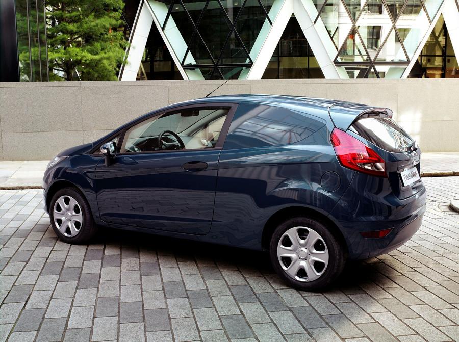  Ford Fiesta Van 2009 года  (фото 1 из 7)